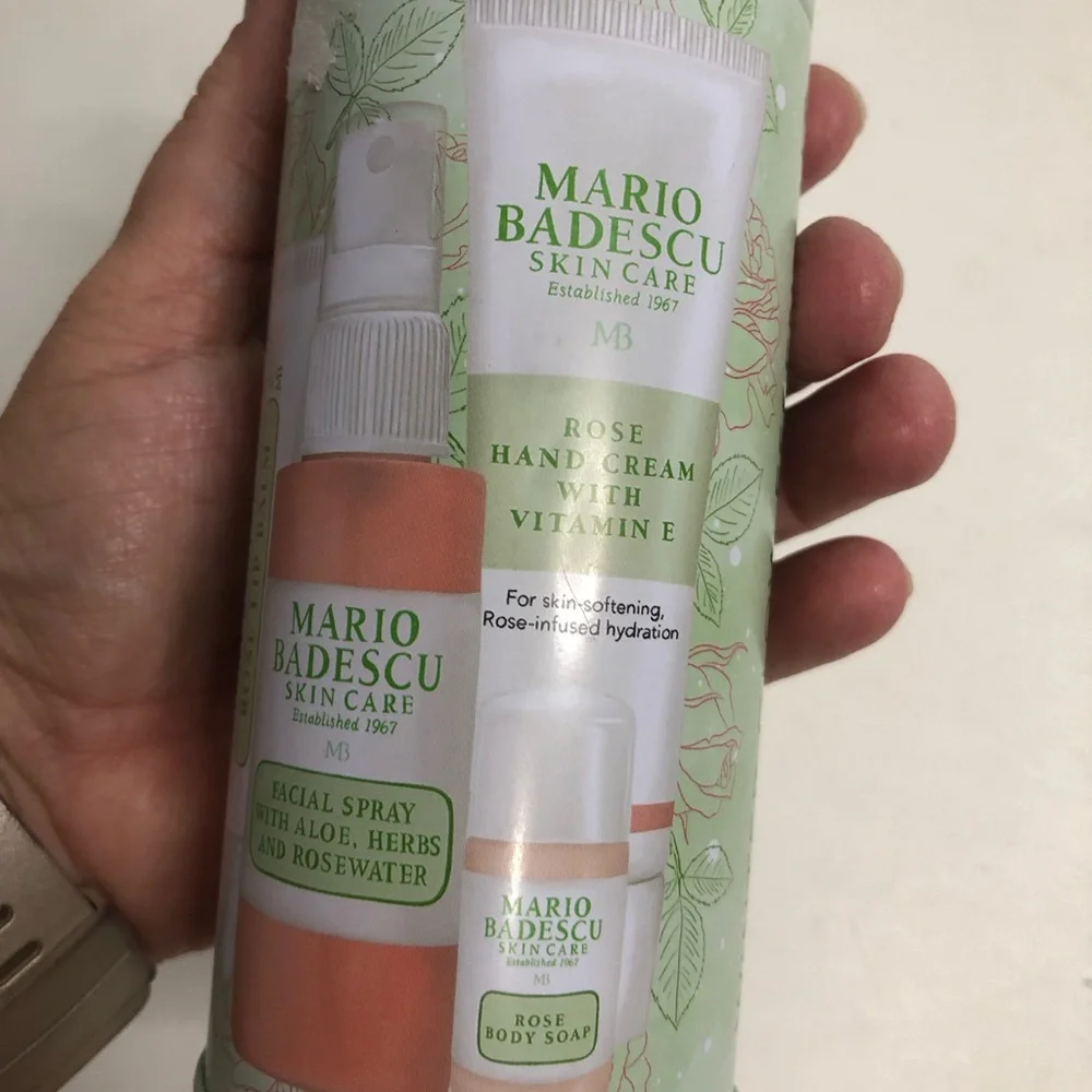 Mario Badescu winter glow essentials 4 piece essentials gift‎ set New in tin